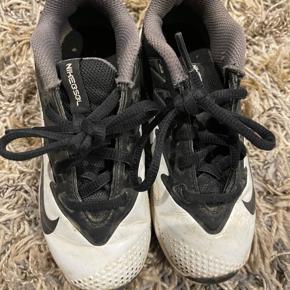 Boys baseball cleats